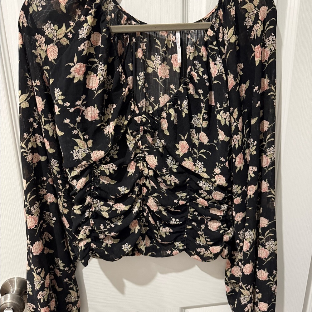 Free People Black Floral Ruched Blouse Size Large Sheer Boho Top - Picture 2 of 4
